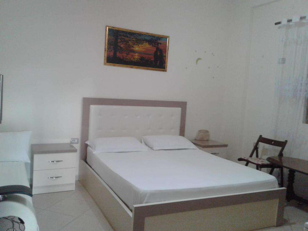 Apartments Orkidea 사밀 외부 사진